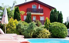 Veronika Villa